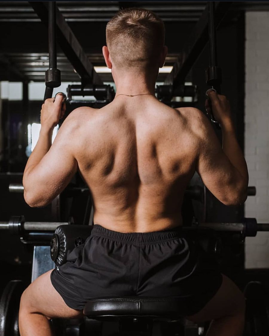 Client training session, back exercise